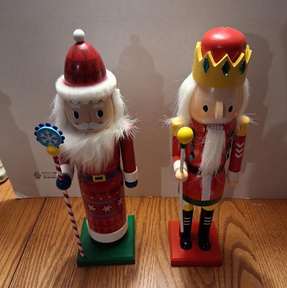 Set Of 2 Nutcrackers, Santa And Soldier